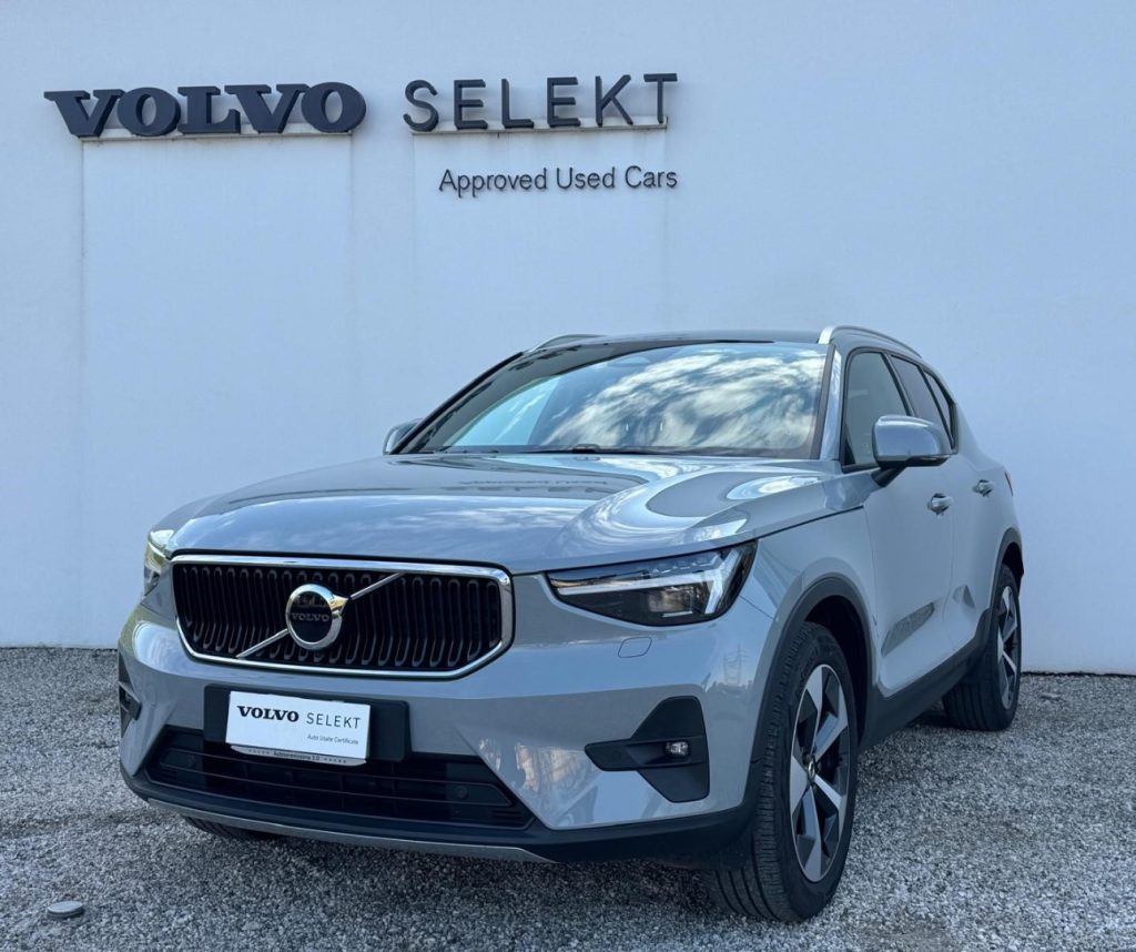 VOLVO XC40 B3 automatico Core - Foto 1