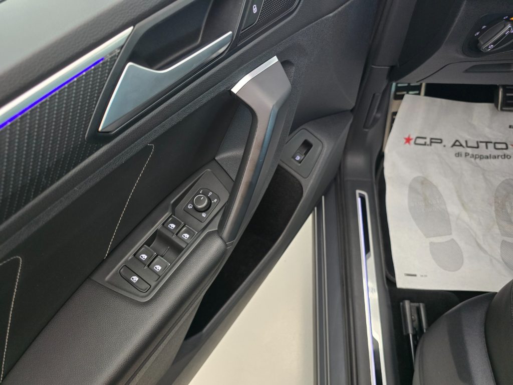 VOLKSWAGEN Tiguan 1.4 TSI eHYBRID DSG R-Line - 19