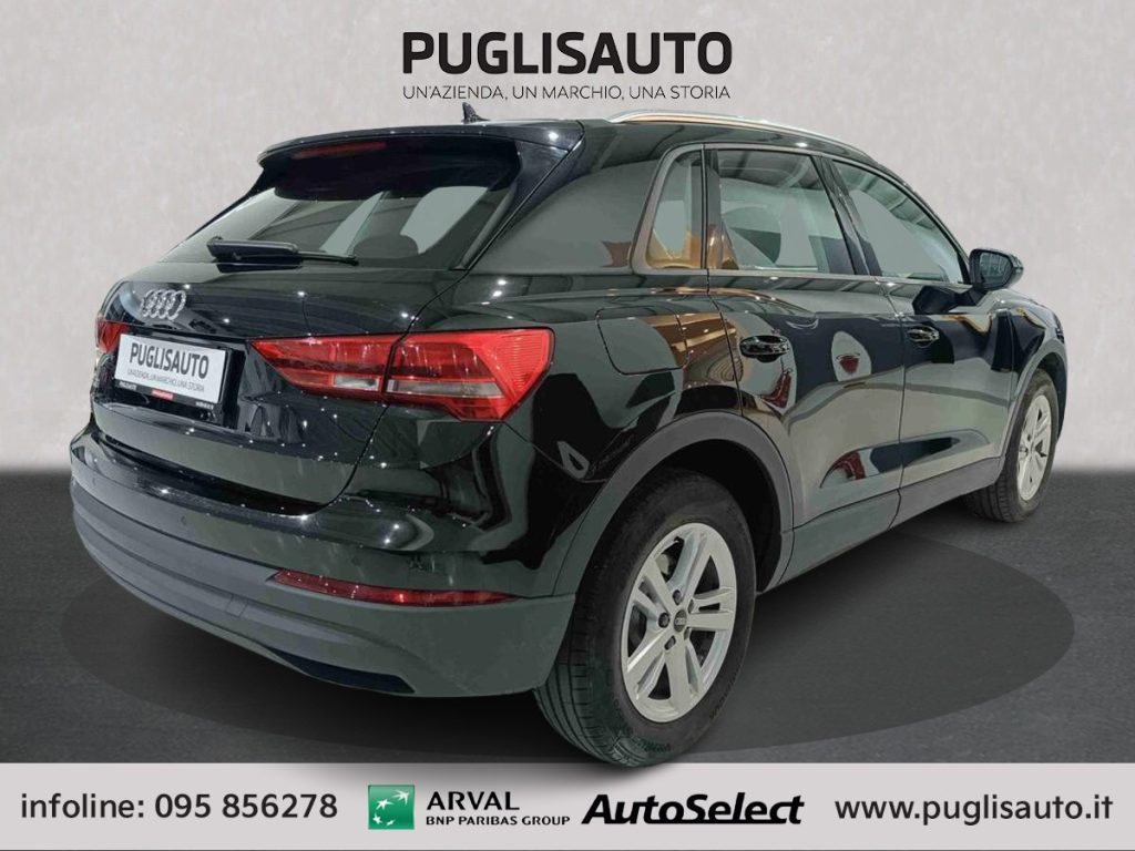 AUDI Q3 35 TDI S tronic Business - 4