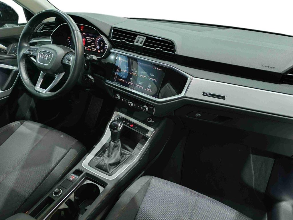 AUDI Q3 35 TDI S tronic Business - 9