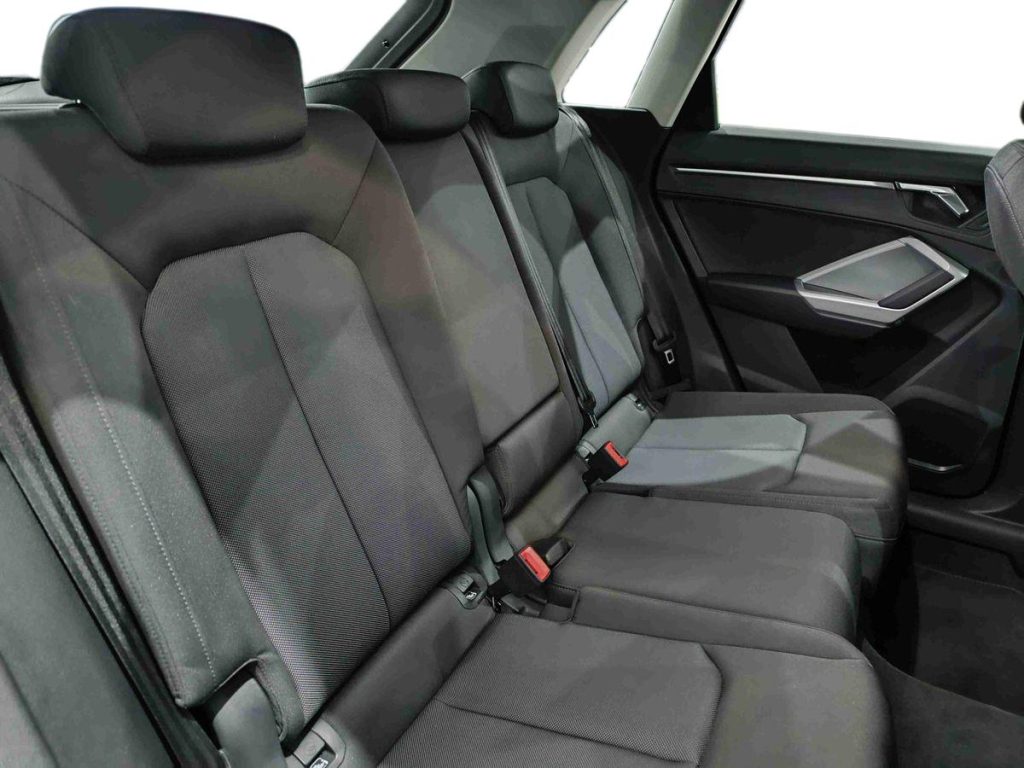 AUDI Q3 35 TDI S tronic Business - 11