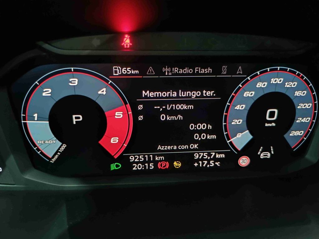 AUDI Q3 35 TDI S tronic Business - 15