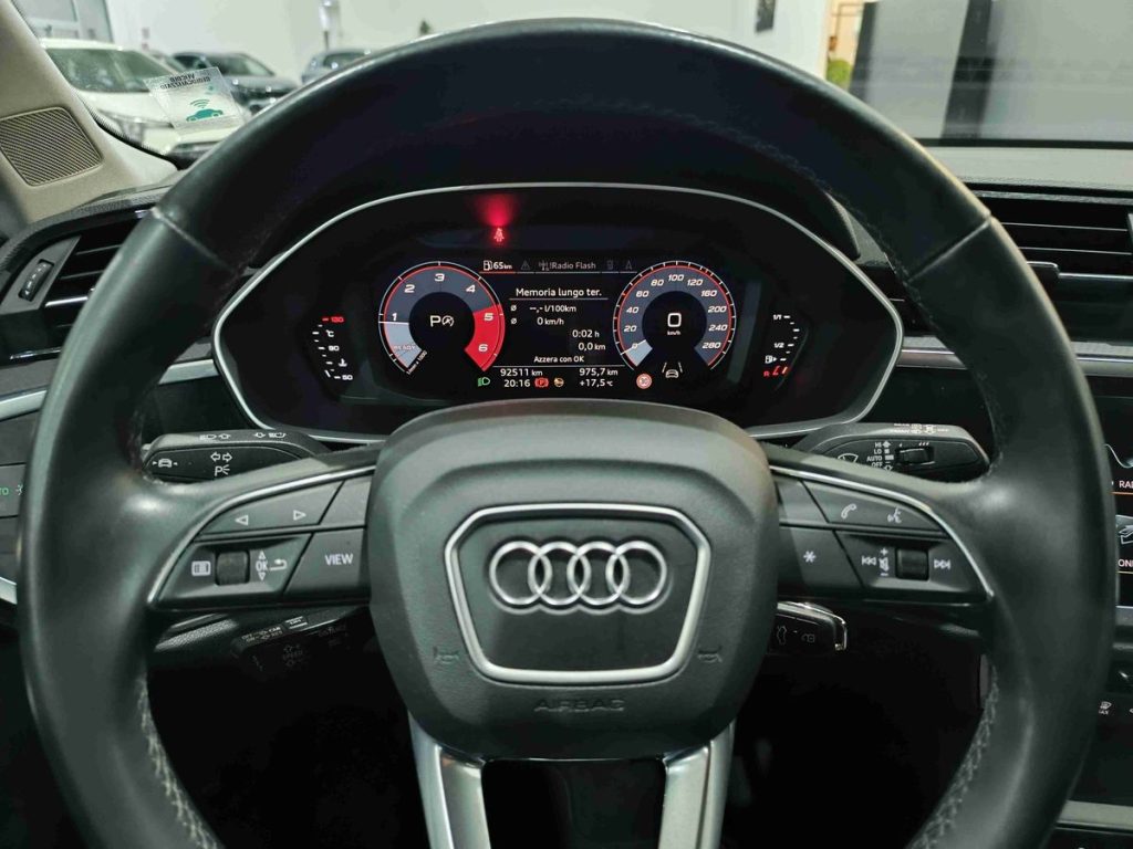 AUDI Q3 35 TDI S tronic Business - 17