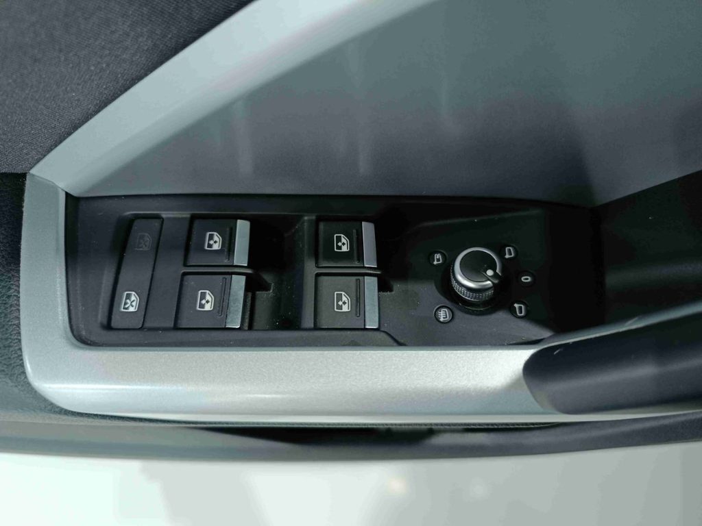 AUDI Q3 35 TDI S tronic Business - 20