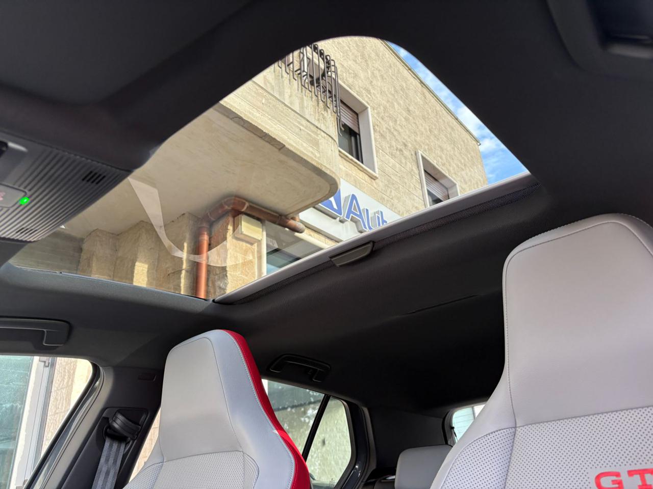 VOLKSWAGEN Golf 2.0 TSI GTI DSG TETTO-LED-PELLE-CERCHI 19 R. - 61