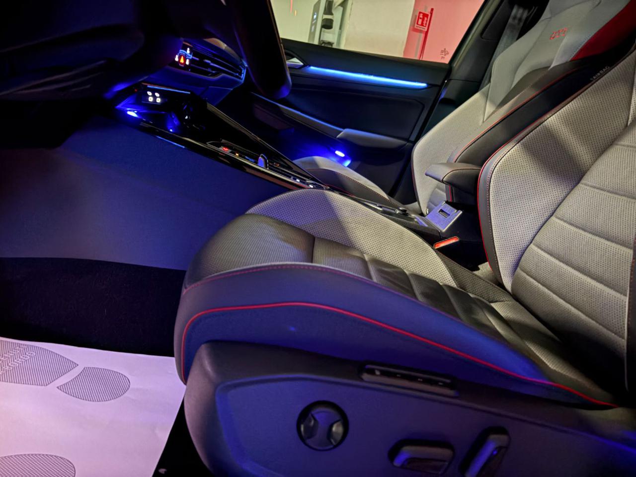 VOLKSWAGEN Golf 2.0 TSI GTI DSG TETTO-LED-PELLE-CERCHI 19 R. - 43