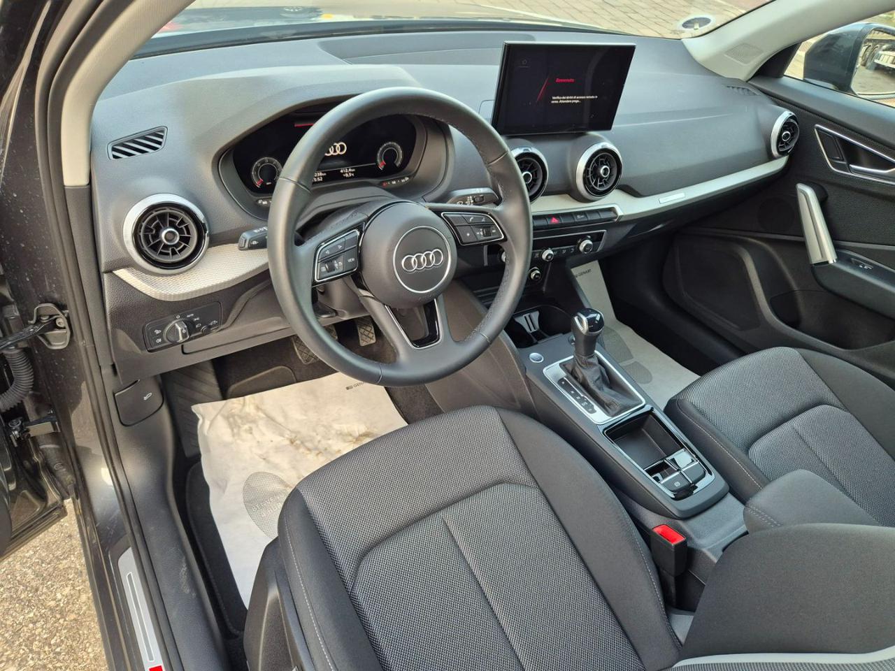 AUDI Q2 35 TDI S tronic S line Edition - 10