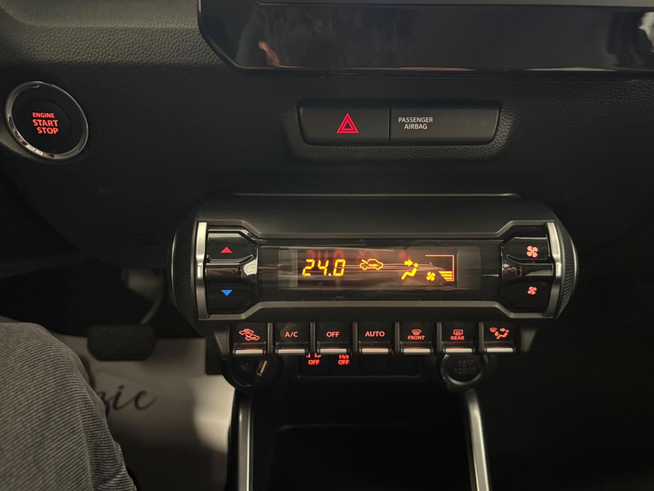 SUZUKI Ignis 1.2 Hybrid CVT Top - 16