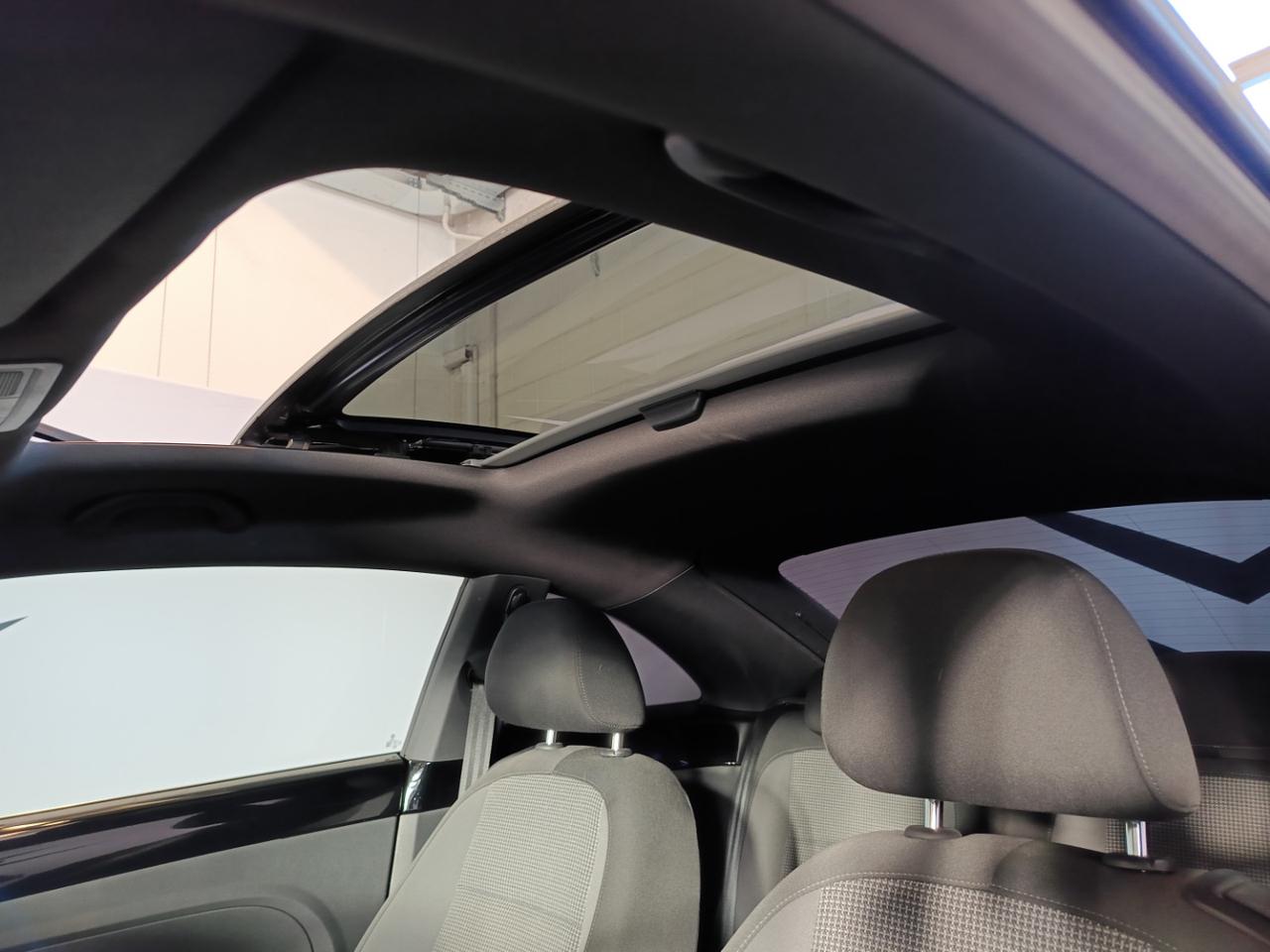 VOLKSWAGEN Maggiolino 1.6 TDI Design - 14