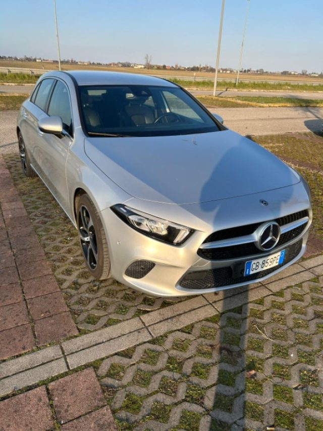 MERCEDES-BENZ A 180 Grigio metallizzato