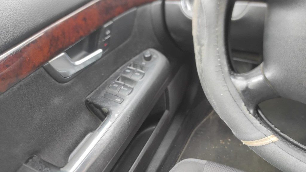 AUDI A4 1.9 TDI/130 CV cat Avant - 8