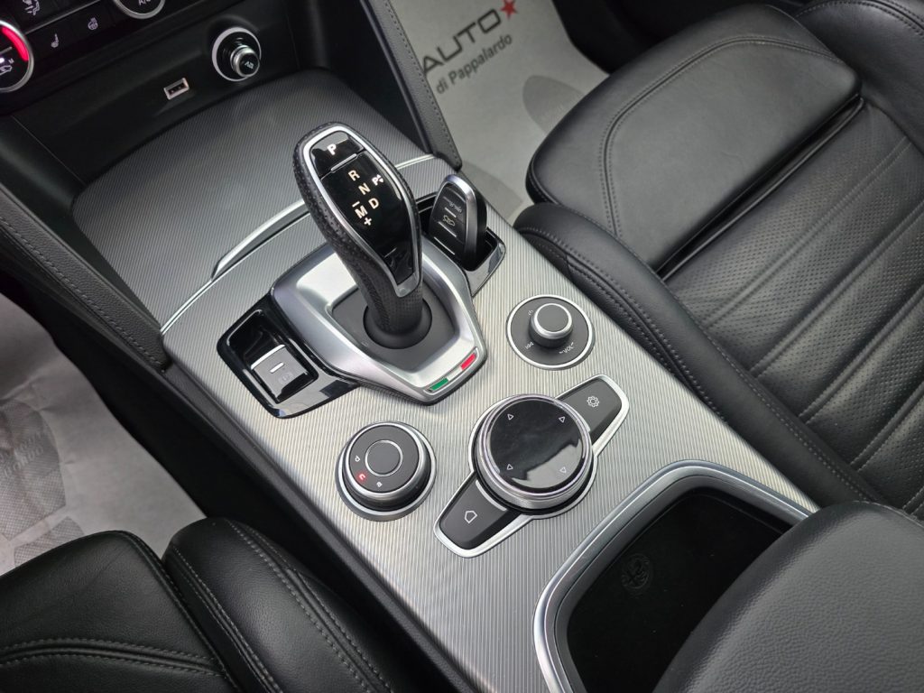 ALFA ROMEO Stelvio 2.2 TD 190 CV AT8 Q4 Sprint - 24