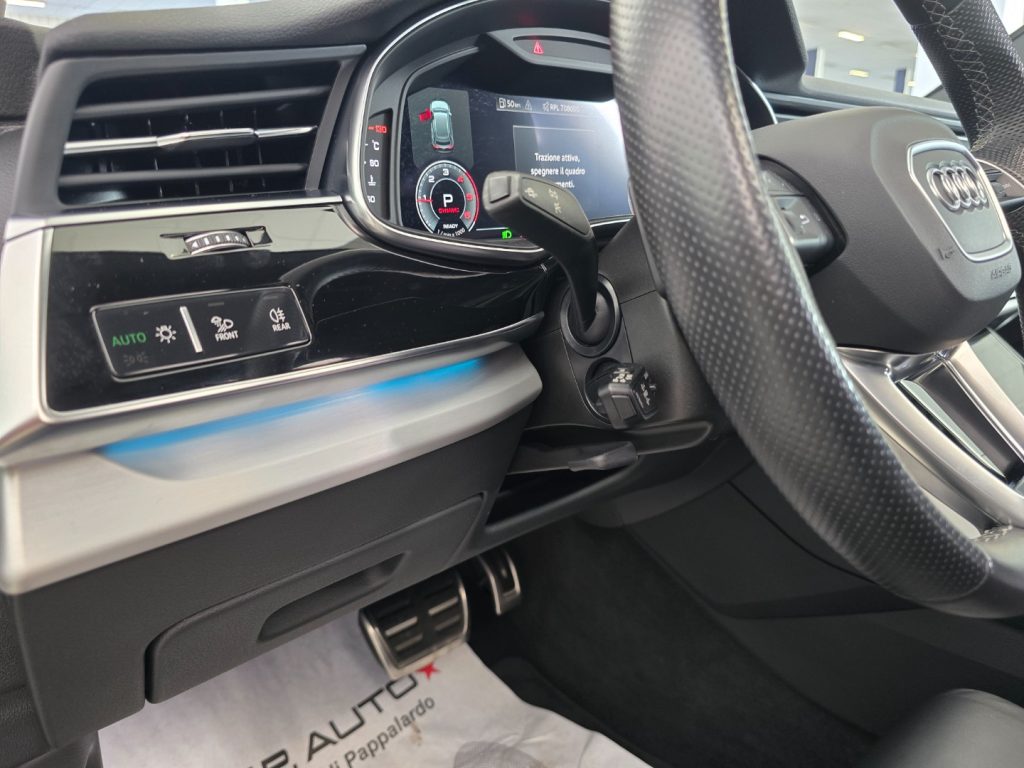 AUDI Q8 50 TDI 286 CV quattro tiptronic Sport + Tetto - 25