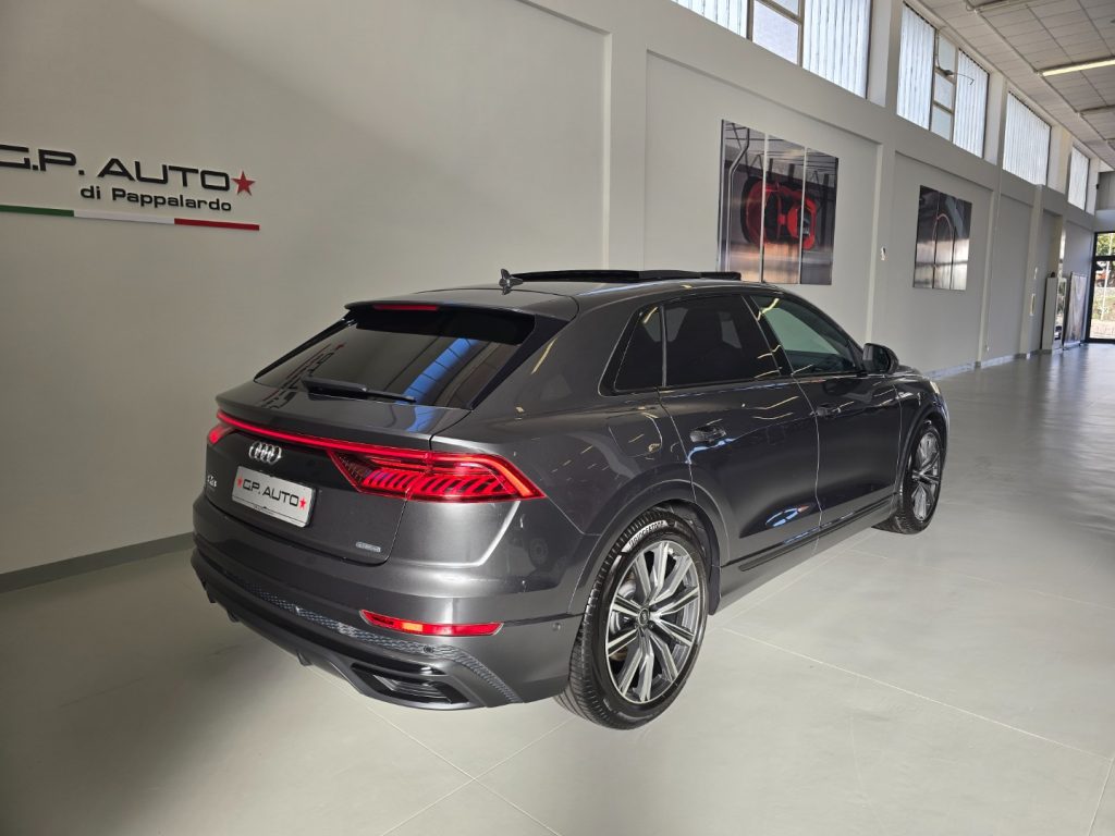 AUDI Q8 50 TDI 286 CV quattro tiptronic Sport + Tetto - 4