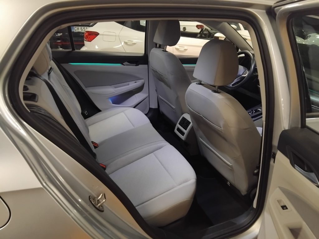 VOLKSWAGEN Golf 1.0 eTSI EVO Life DSG 17 MHEV - 9