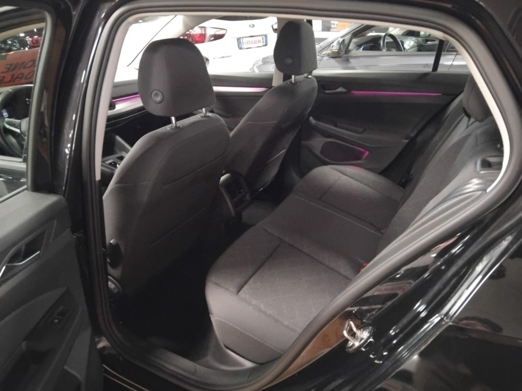 VOLKSWAGEN Golf 1.0 eTSI EVO Life DSG 17 MHEV - 9