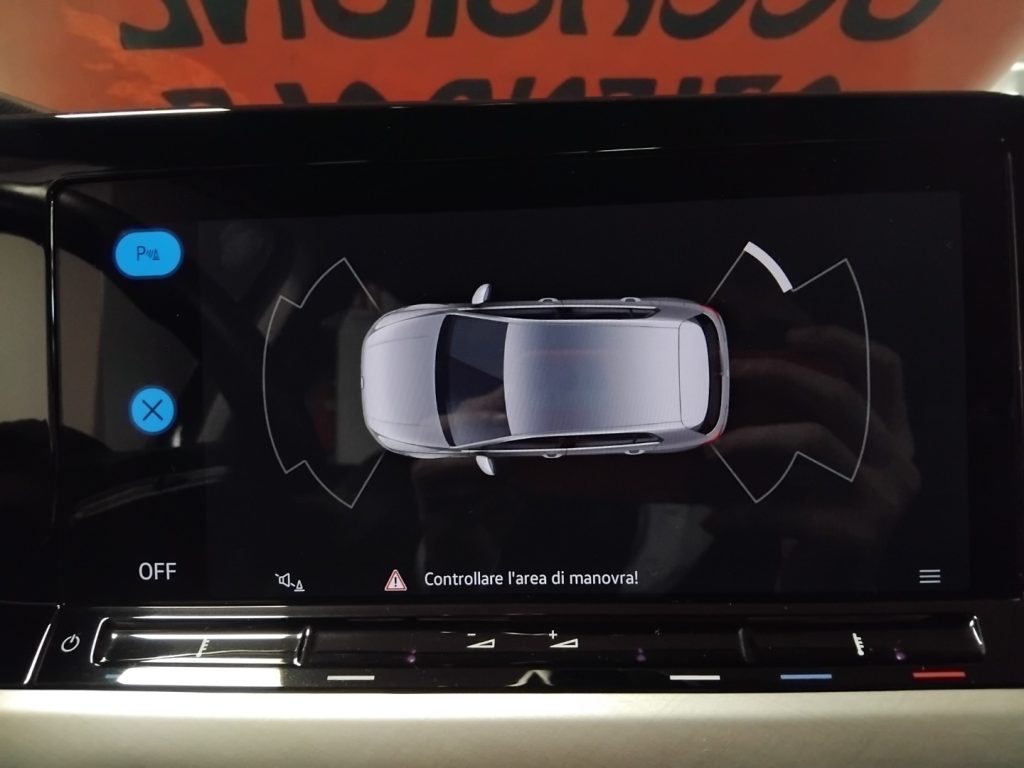 VOLKSWAGEN Golf 1.0 eTSI EVO Life DSG 17 MHEV - 29