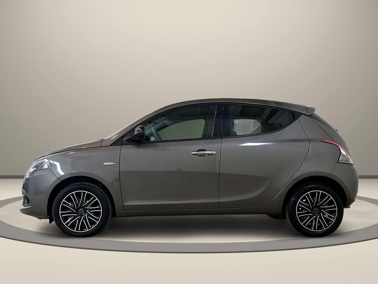 LANCIA Ypsilon 1.0 FireFly 5 porte S&S Hybrid Ecochic Gold - 3