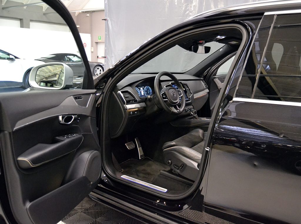 VOLVO XC90 D5 AWD Geartronic 7 posti R-design Km 40.000 ** - 2