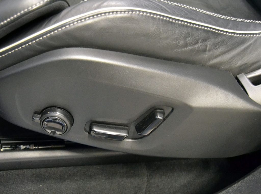 VOLVO XC90 D5 AWD Geartronic 7 posti R-design Km 40.000 ** - 6