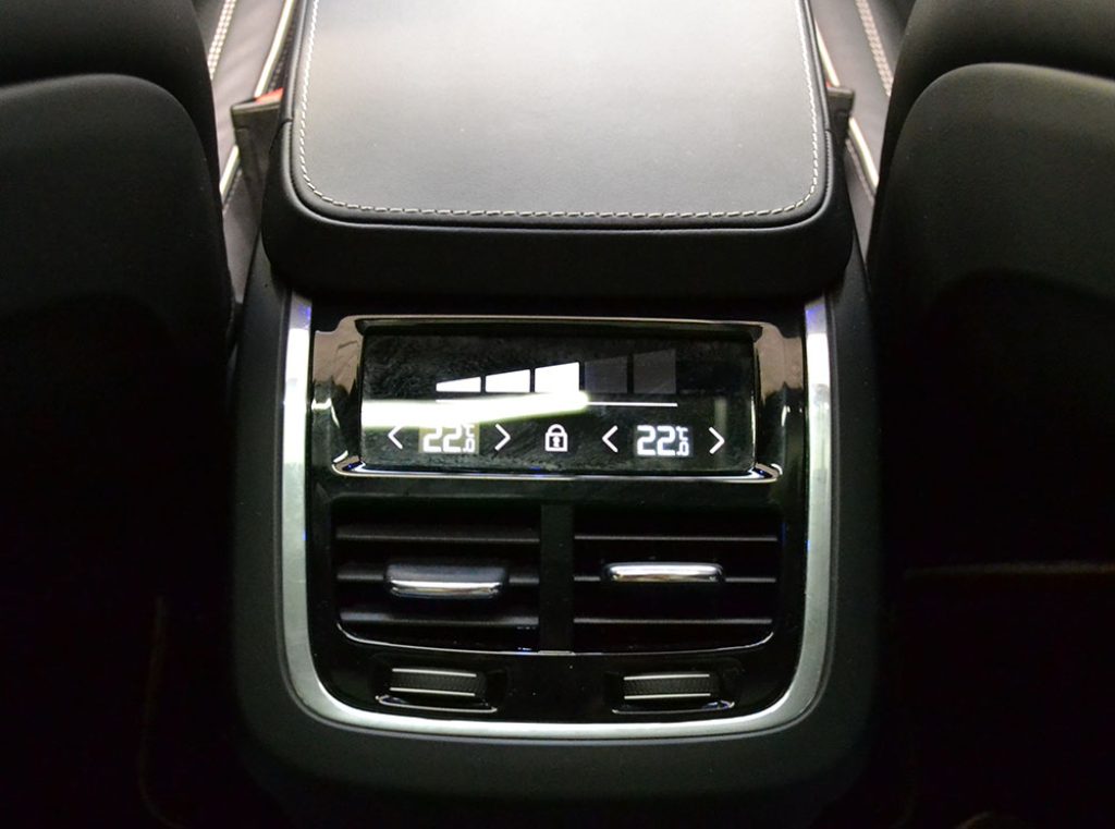 VOLVO XC90 D5 AWD Geartronic 7 posti R-design Km 40.000 ** - 15