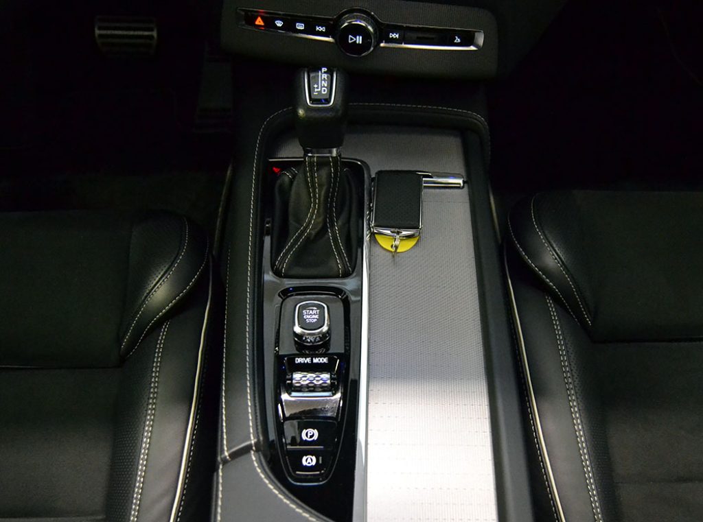 VOLVO XC90 D5 AWD Geartronic 7 posti R-design Km 40.000 ** - 14