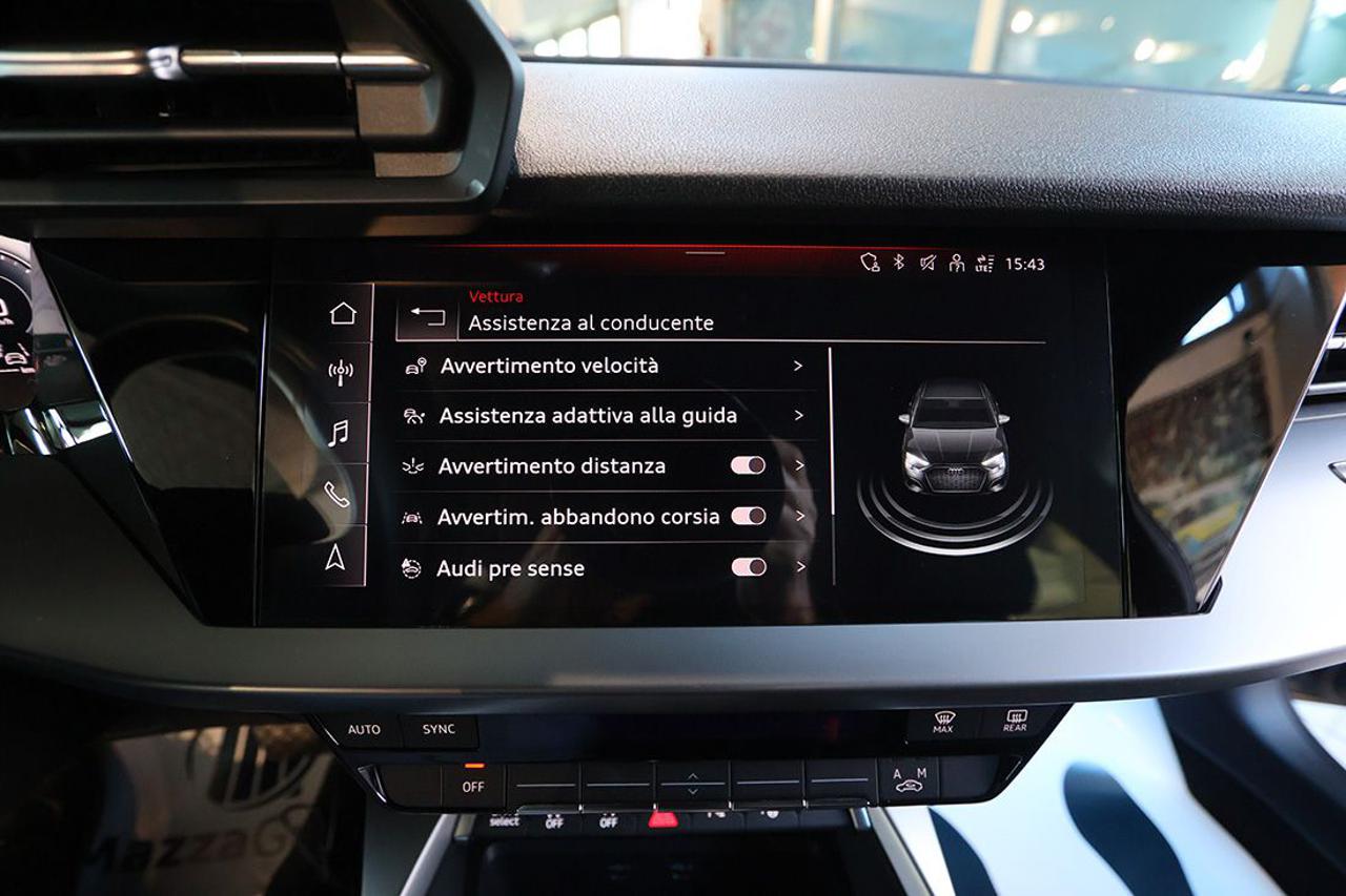 AUDI A3 30 TFSI Sedan S-Tronic Business Advanced - 27