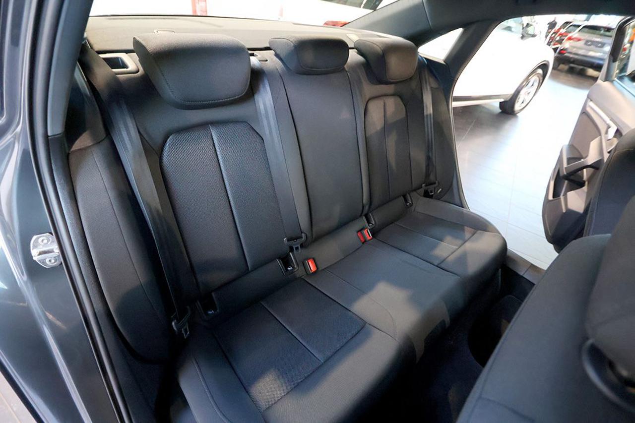 AUDI A3 30 TFSI Sedan S-Tronic Business Advanced - 19