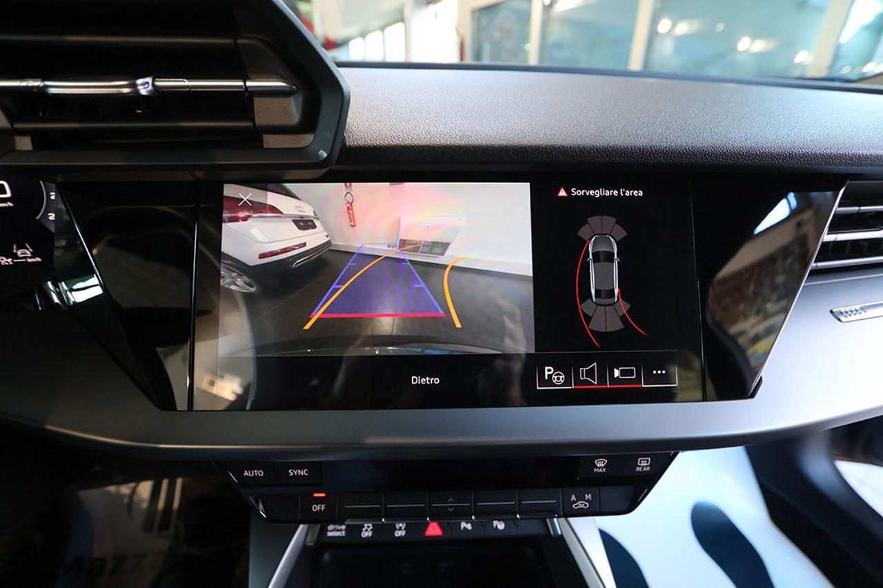 AUDI A3 30 TFSI Sedan S-Tronic Business Advanced - 24