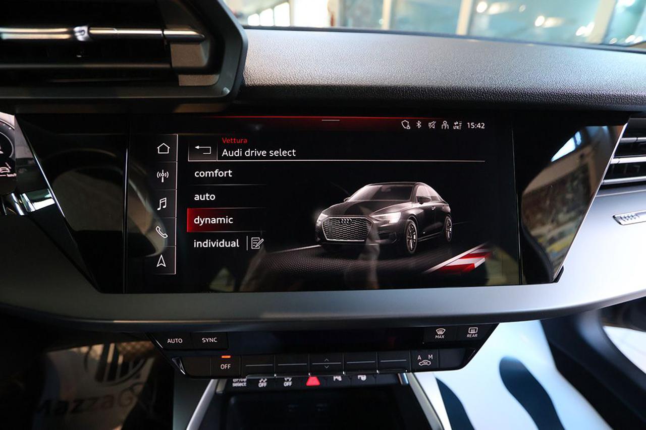 AUDI A3 30 TFSI Sedan S-Tronic Business Advanced - 26