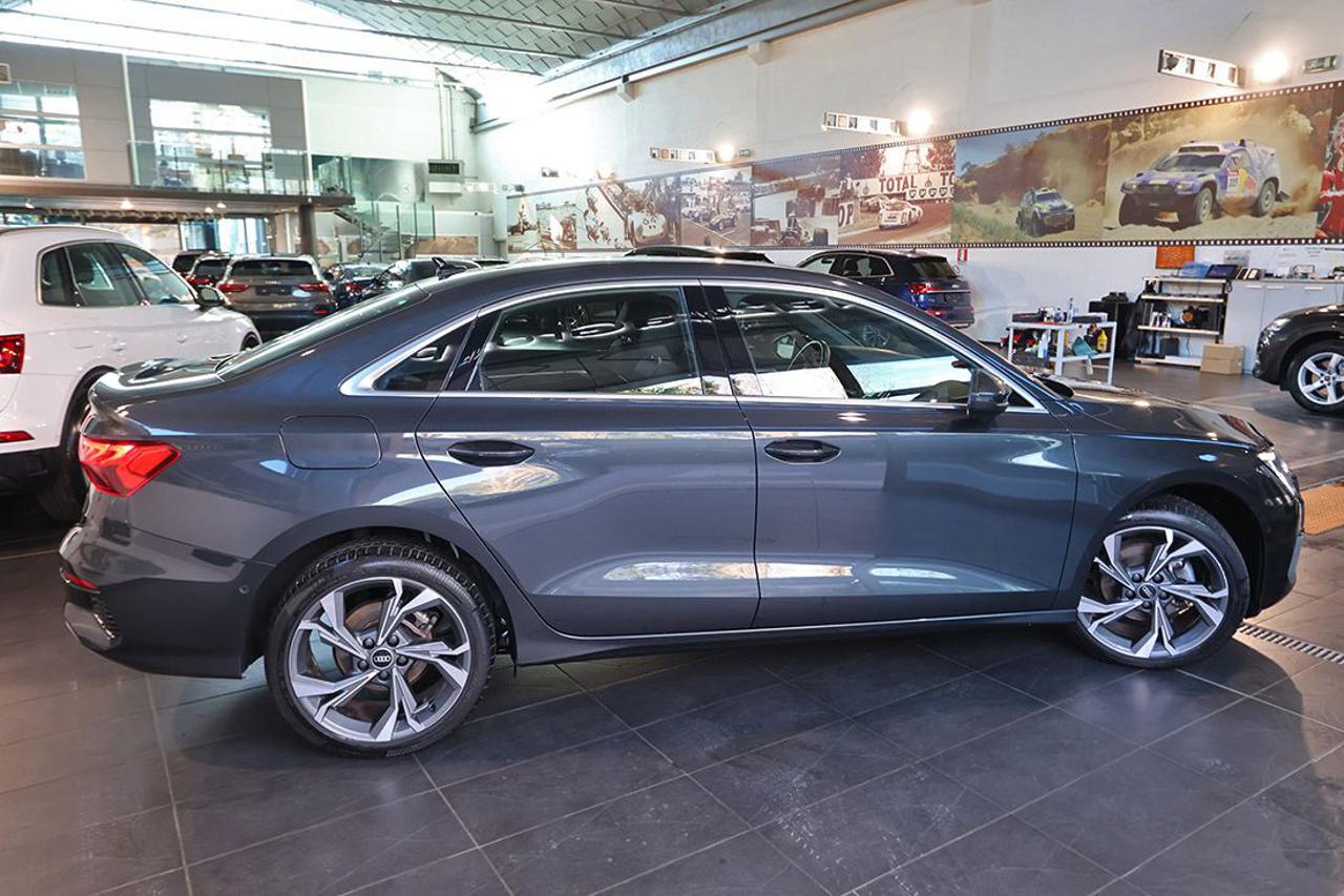 AUDI A3 30 TFSI Sedan S-Tronic Business Advanced - 10