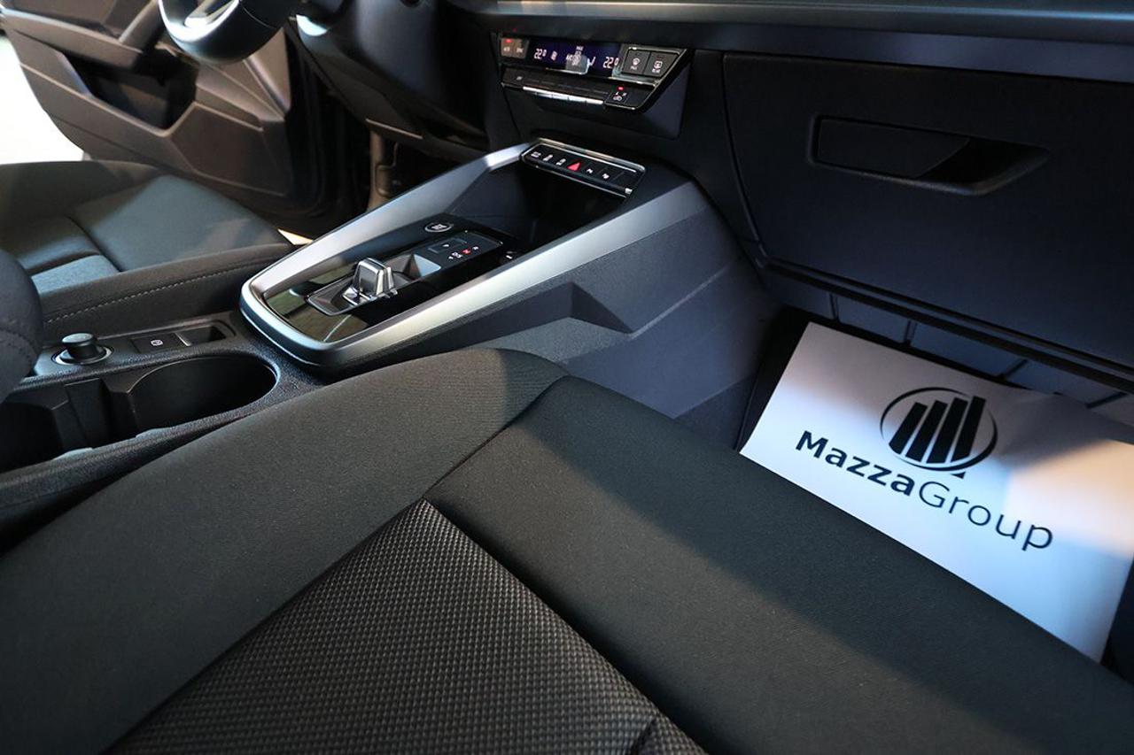 AUDI A3 30 TFSI Sedan S-Tronic Business Advanced - 36