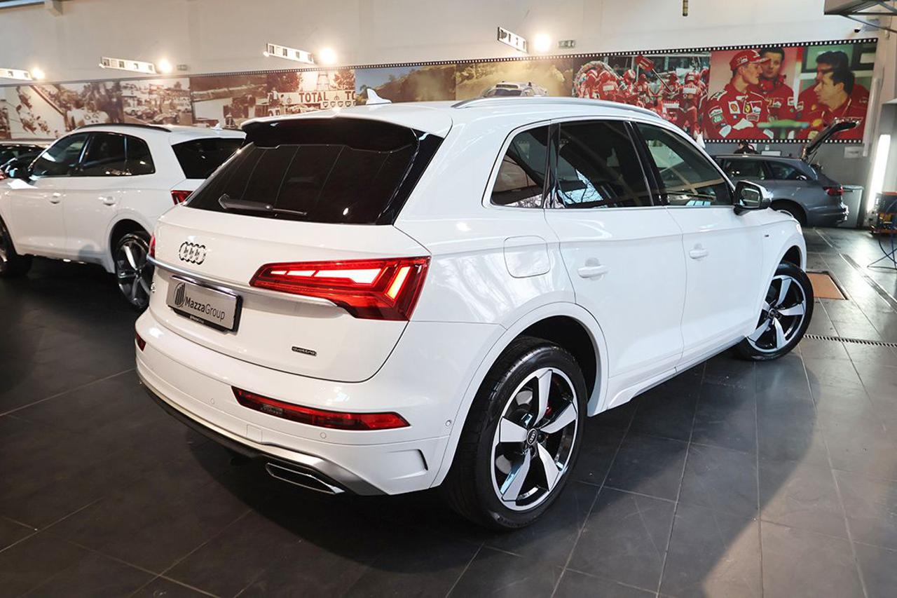 AUDI Q5 40 TDI Quattro S-Tronic S-Line Plus - 9