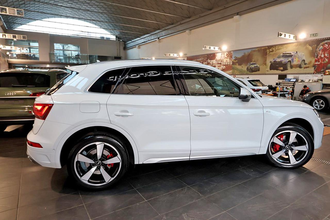 AUDI Q5 40 TDI Quattro S-Tronic S-Line Plus - 10