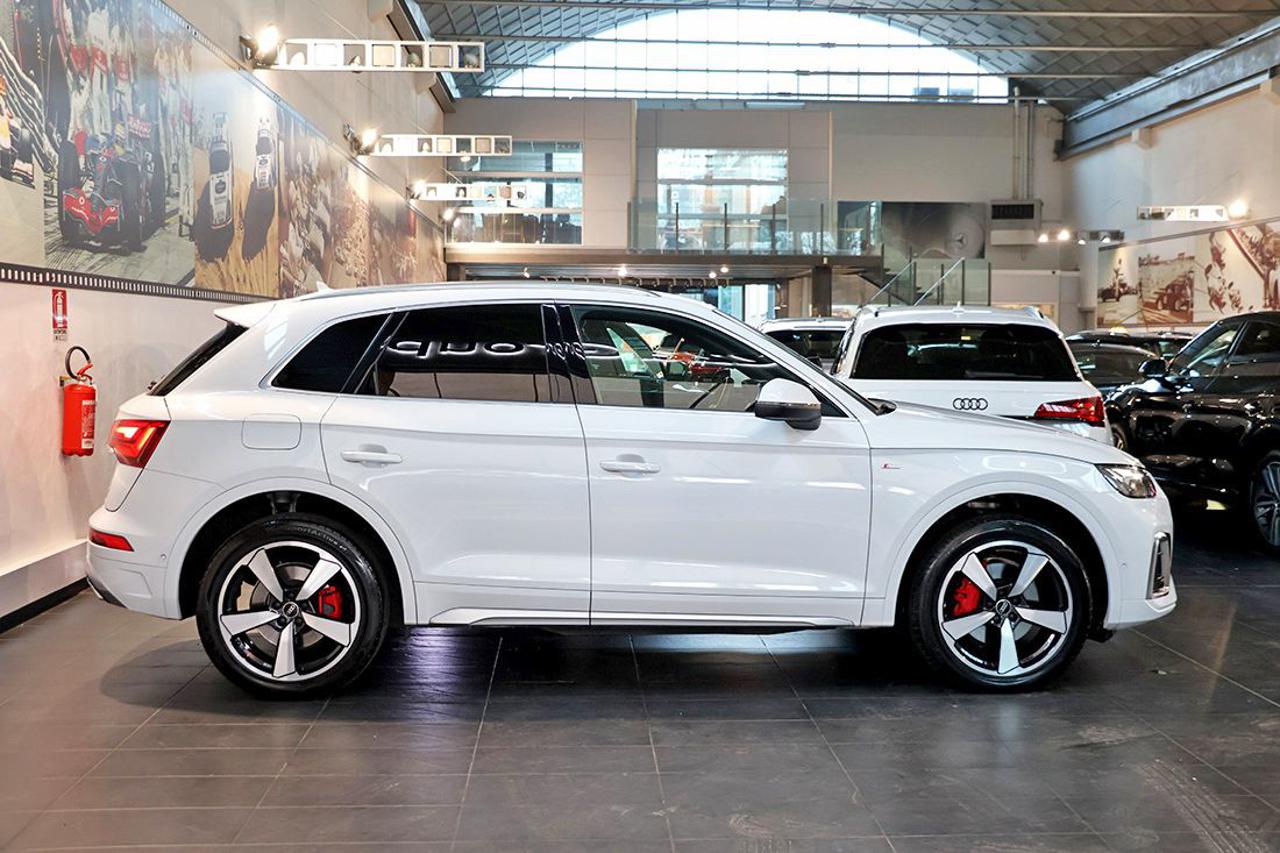 AUDI Q5 40 TDI Quattro S-Tronic S-Line Plus - 3
