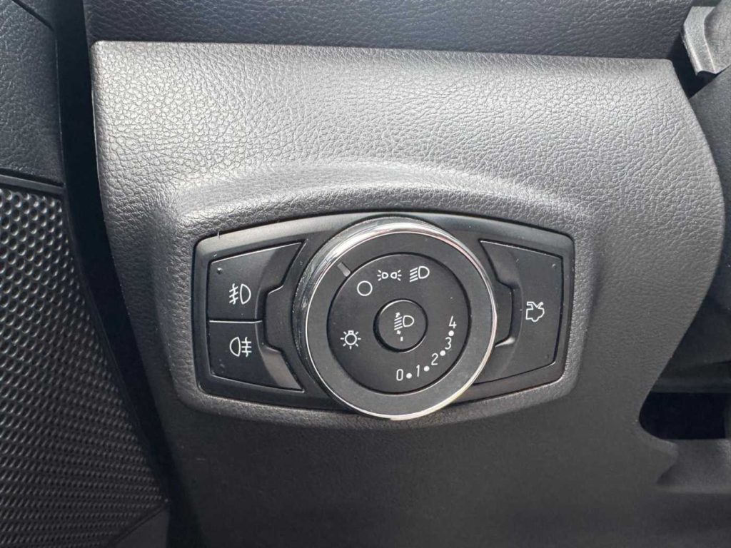 FORD Ka+ 1.2 Ti-VCT 85CV Ultimate - 17