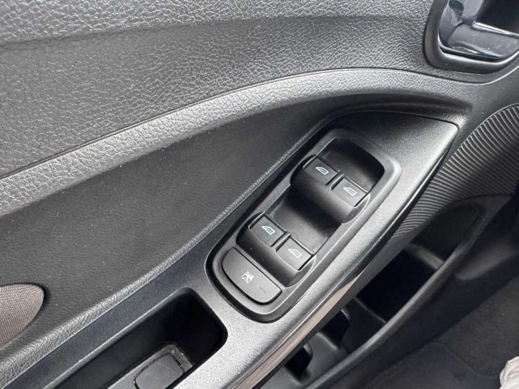 FORD Ka+ 1.2 Ti-VCT 85CV Ultimate - 16