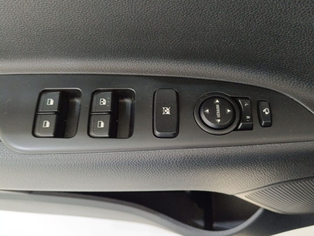 KIA Stonic 1.0 T-GDi 100 CV MHEV MT Style - 20