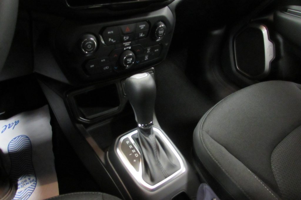 JEEP Renegade 1.5 Turbo T4 MHEV Summit - 11