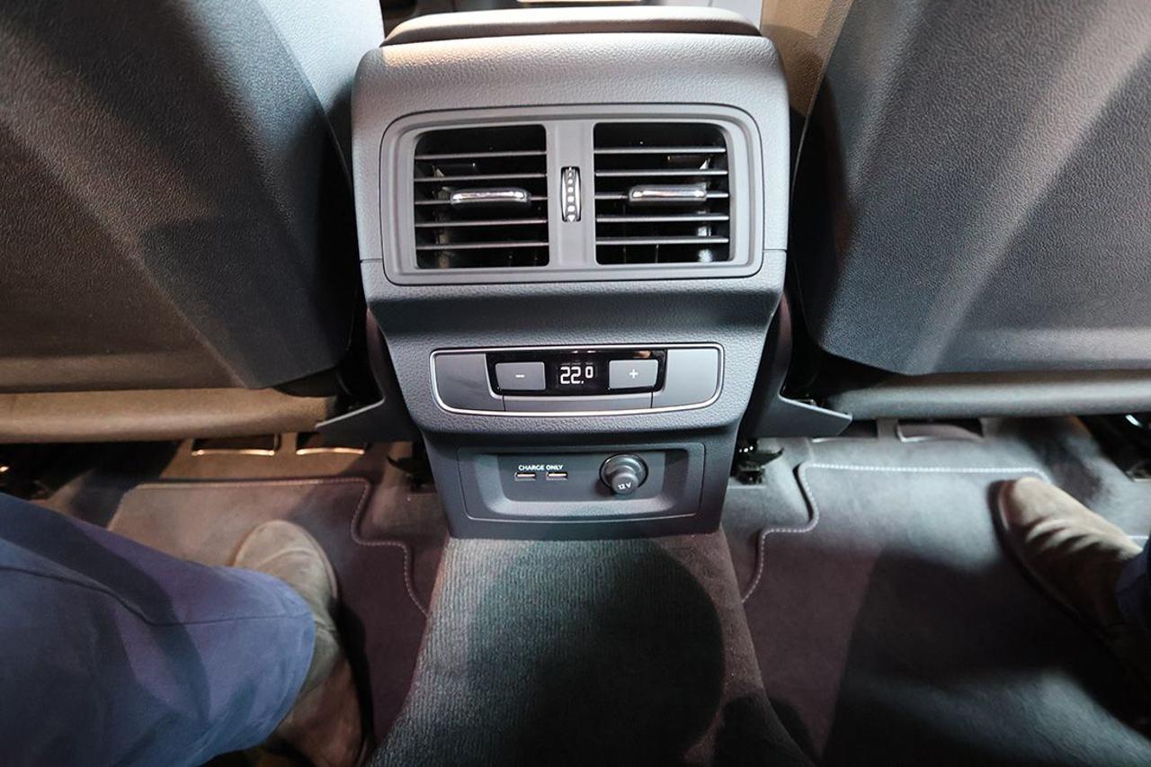 AUDI Q5 40 TDI Sportback Quattro Identity Black S-Line - 47