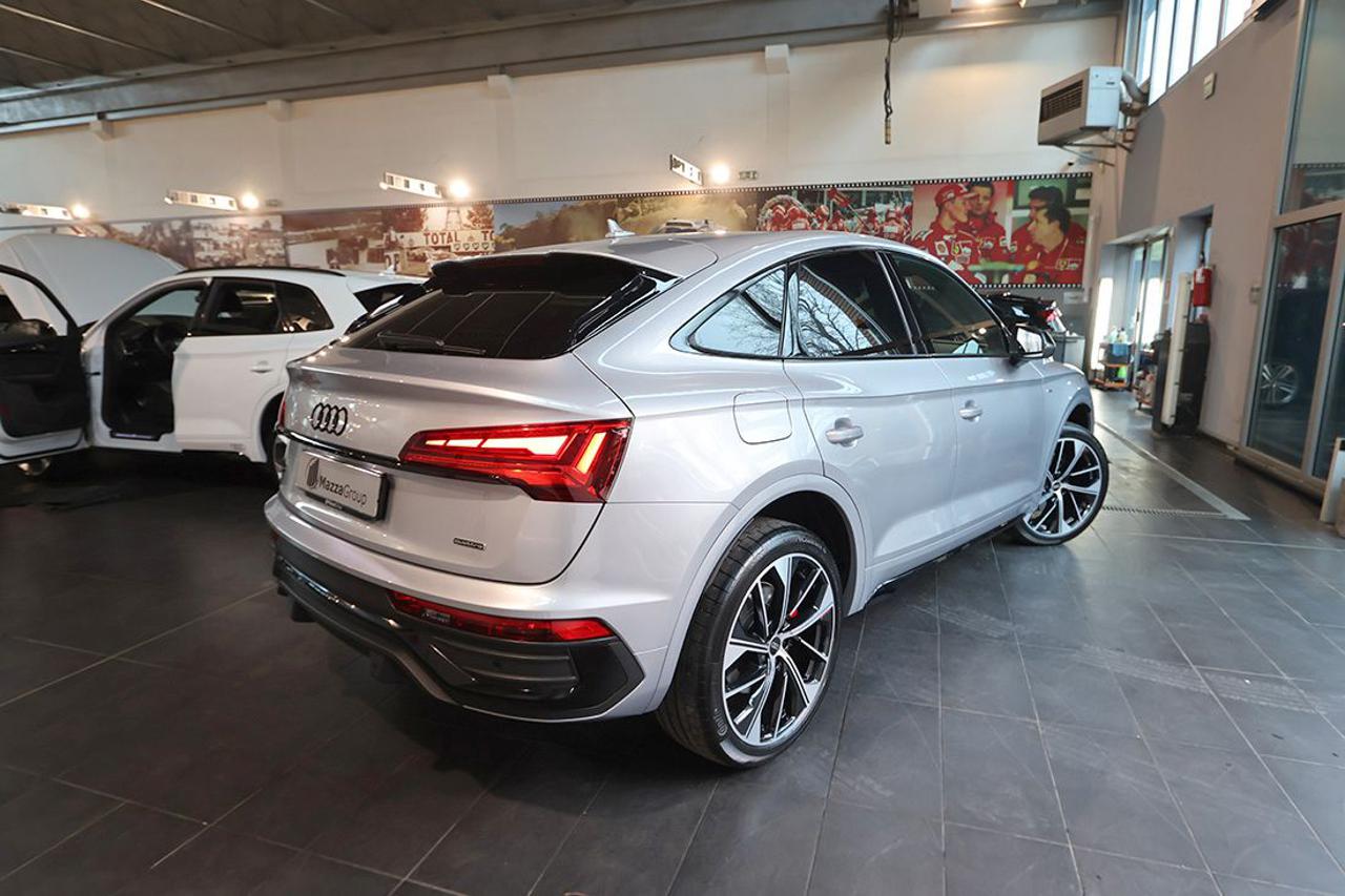 AUDI Q5 40 TDI Sportback Quattro Identity Black S-Line - 9