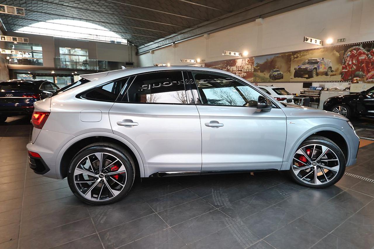 AUDI Q5 40 TDI Sportback Quattro Identity Black S-Line - 10