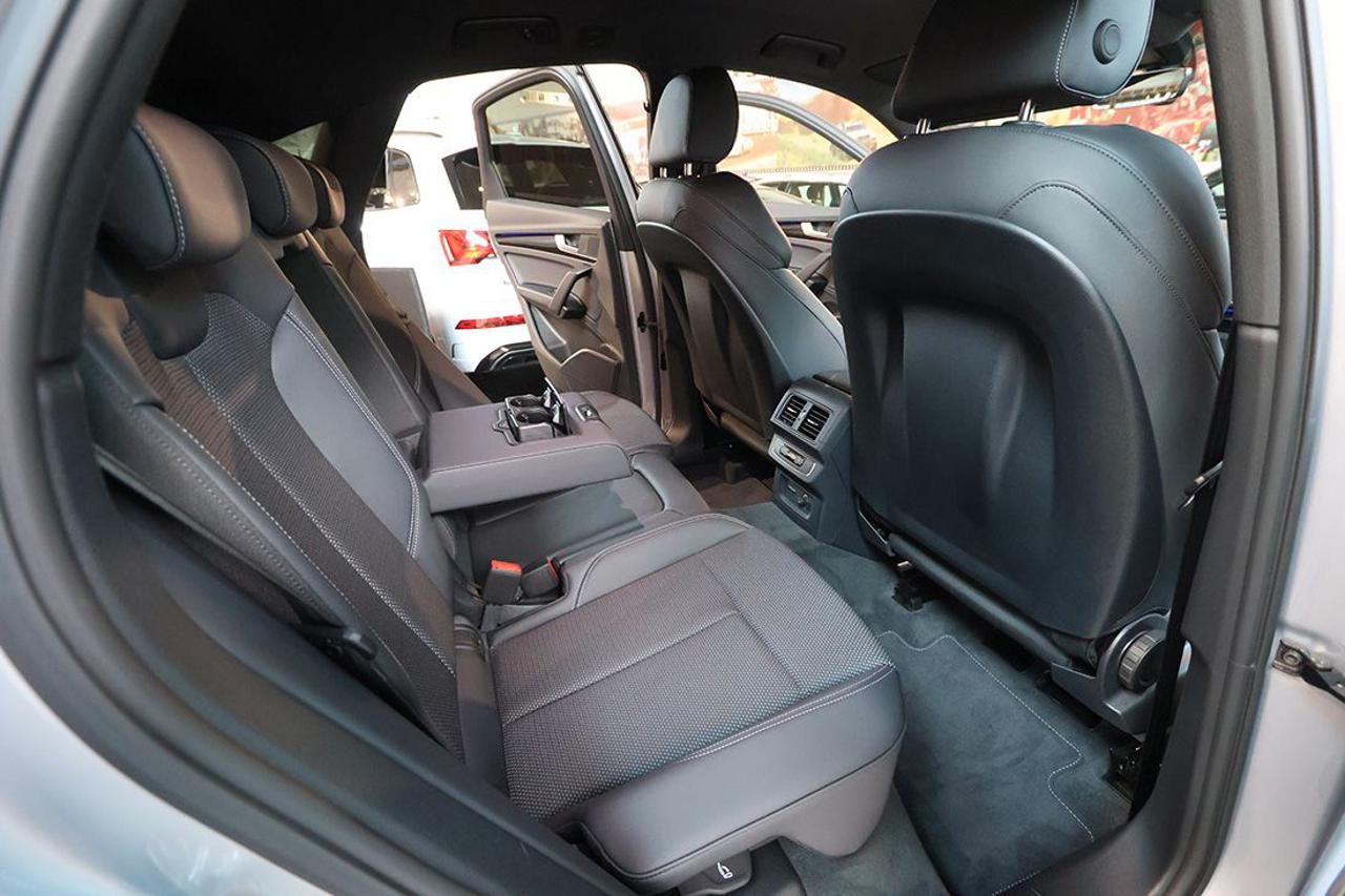 AUDI Q5 40 TDI Sportback Quattro Identity Black S-Line - 19