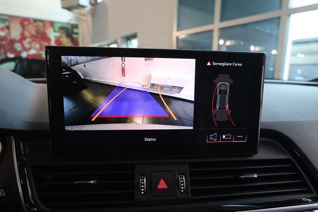 AUDI Q5 40 TDI Sportback Quattro Identity Black S-Line - 25