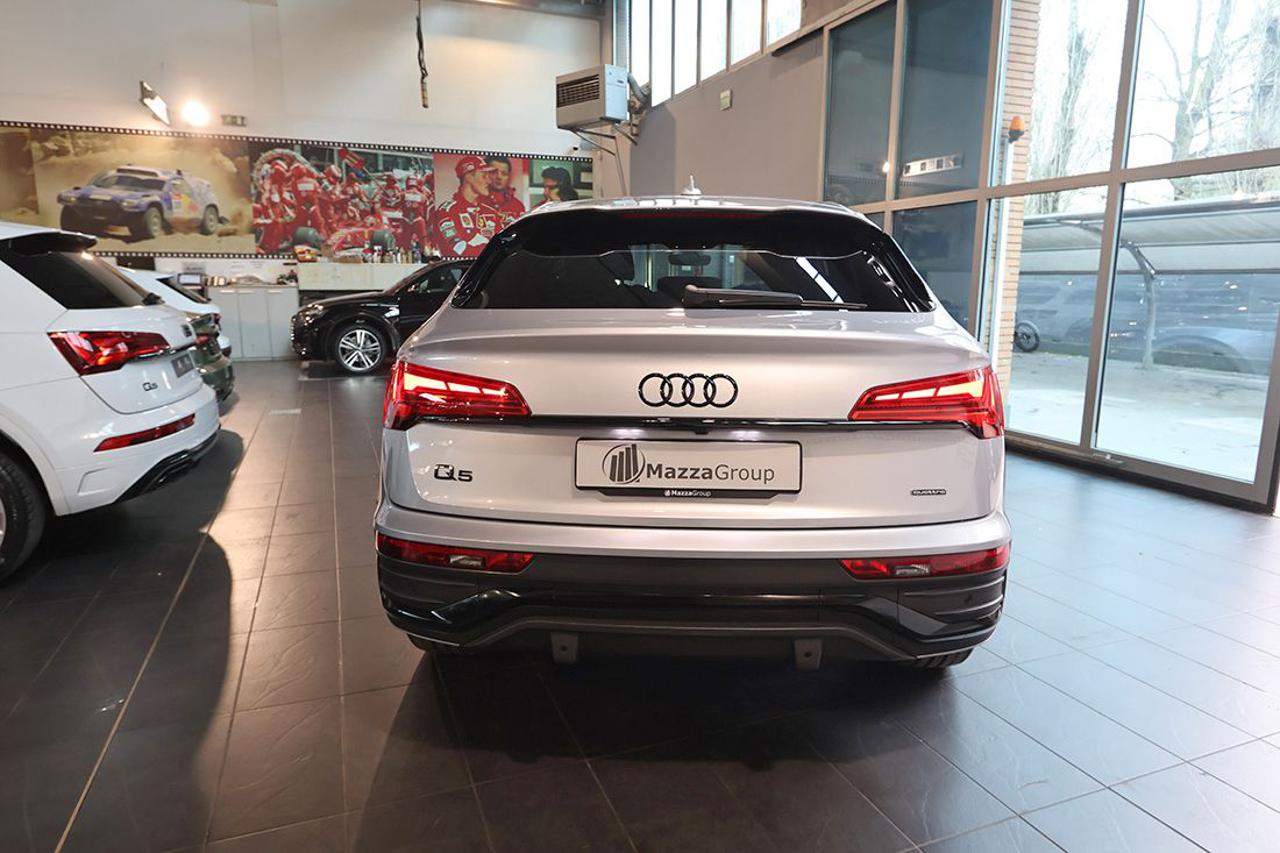 AUDI Q5 40 TDI Sportback Quattro Identity Black S-Line - 8