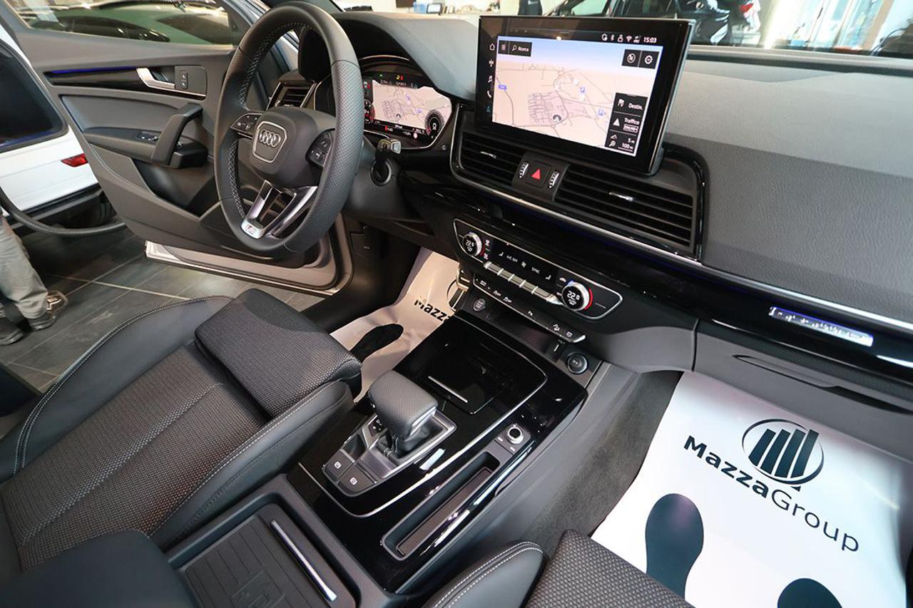 AUDI Q5 40 TDI Sportback Quattro Identity Black S-Line - 40