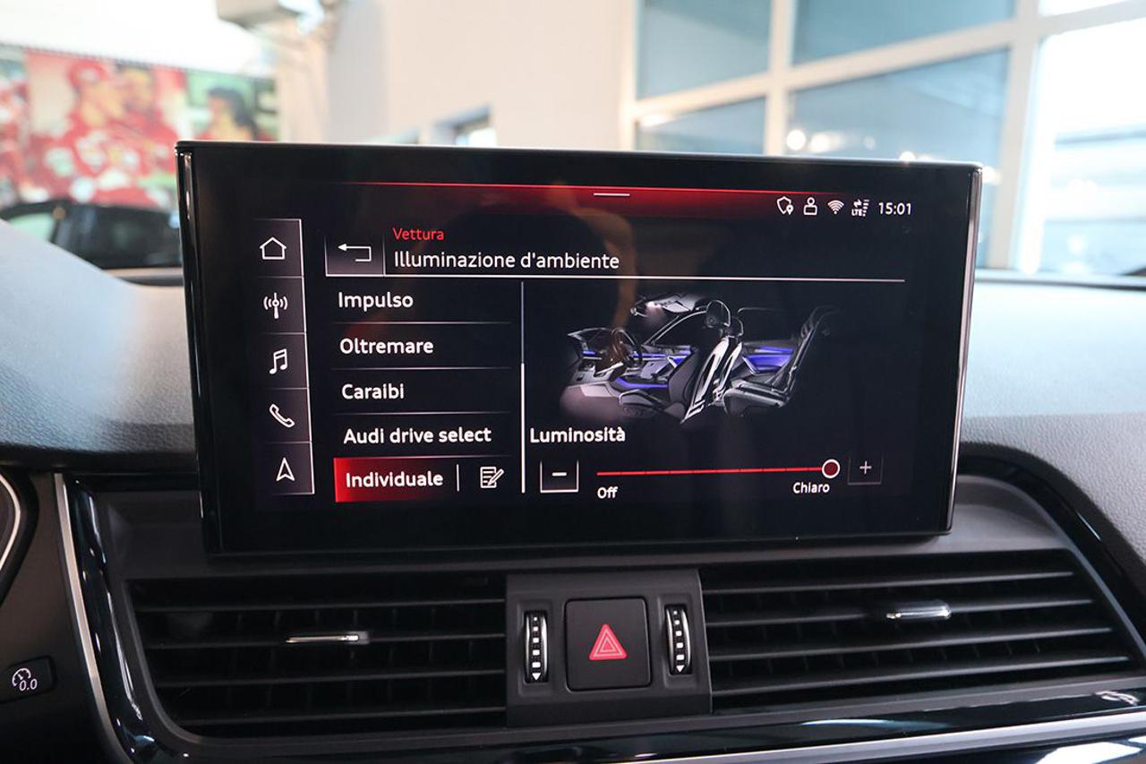 AUDI Q5 40 TDI Sportback Quattro Identity Black S-Line - 29