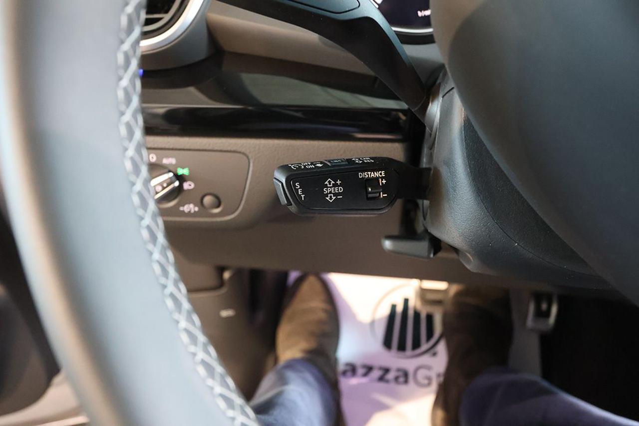 AUDI Q5 40 TDI Sportback Quattro Identity Black S-Line - 23