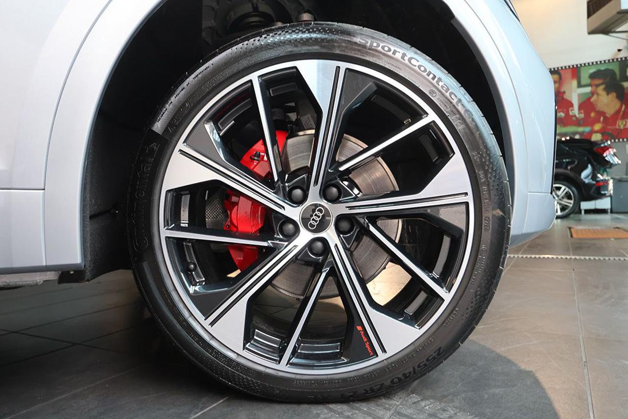 AUDI Q5 40 TDI Sportback Quattro Identity Black S-Line - 6