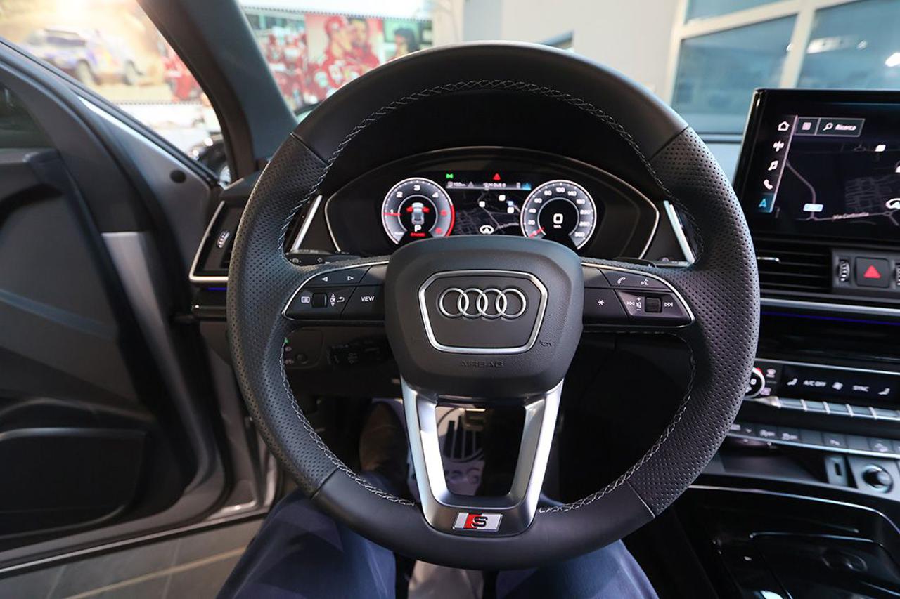 AUDI Q5 40 TDI Sportback Quattro Identity Black S-Line - 21